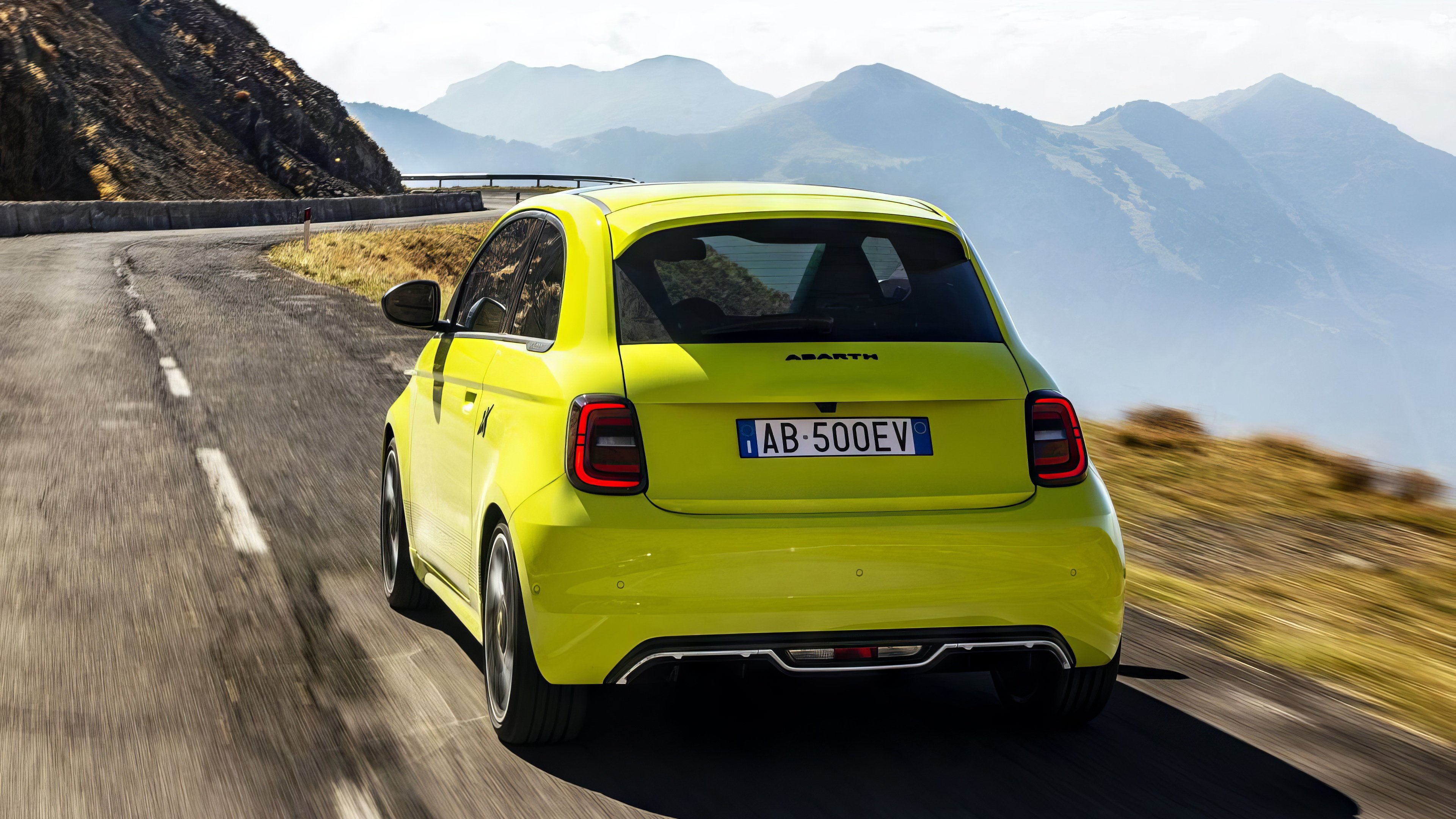 Abarth 500e  rear view