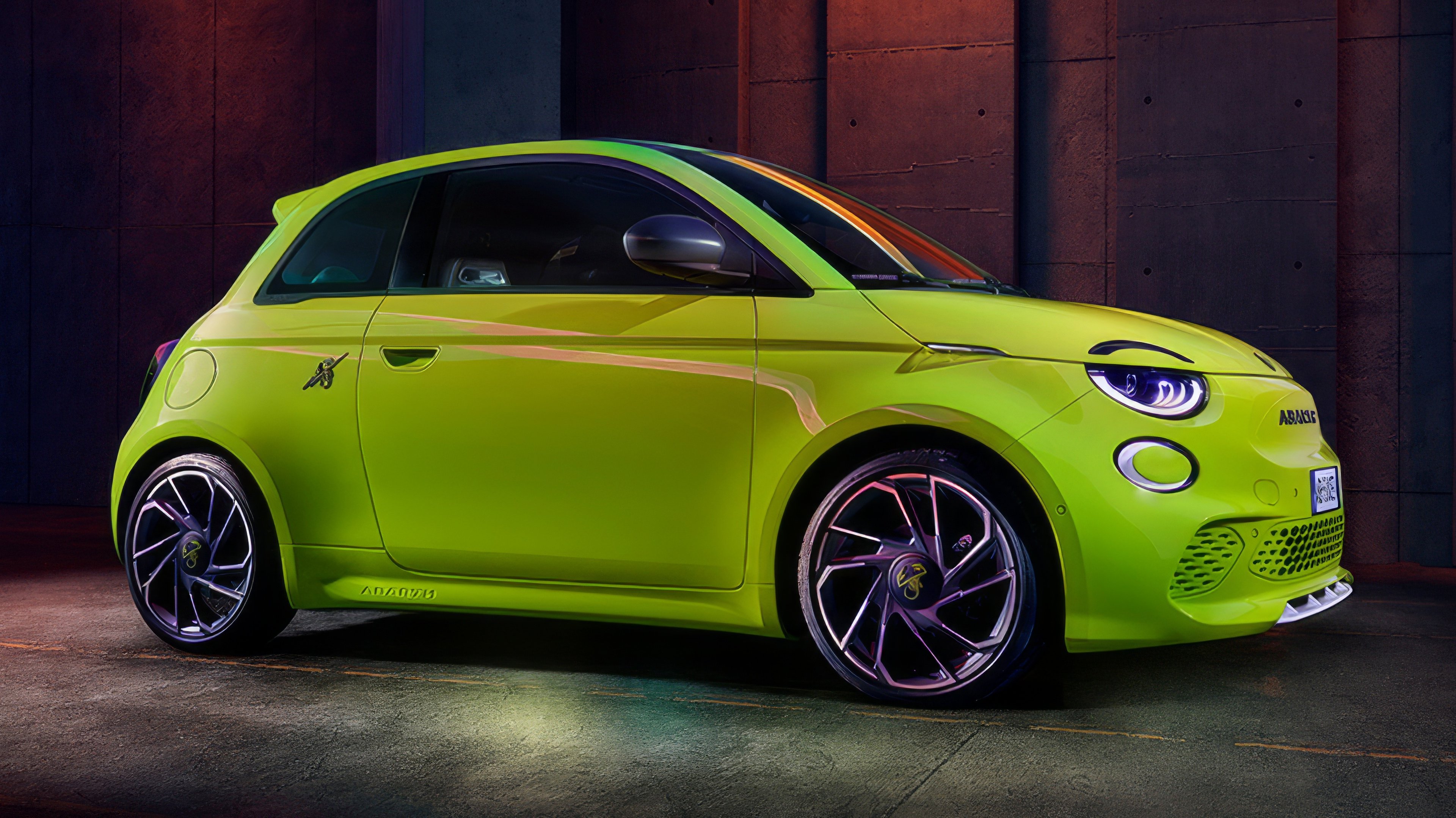 Abarth 500e  side view