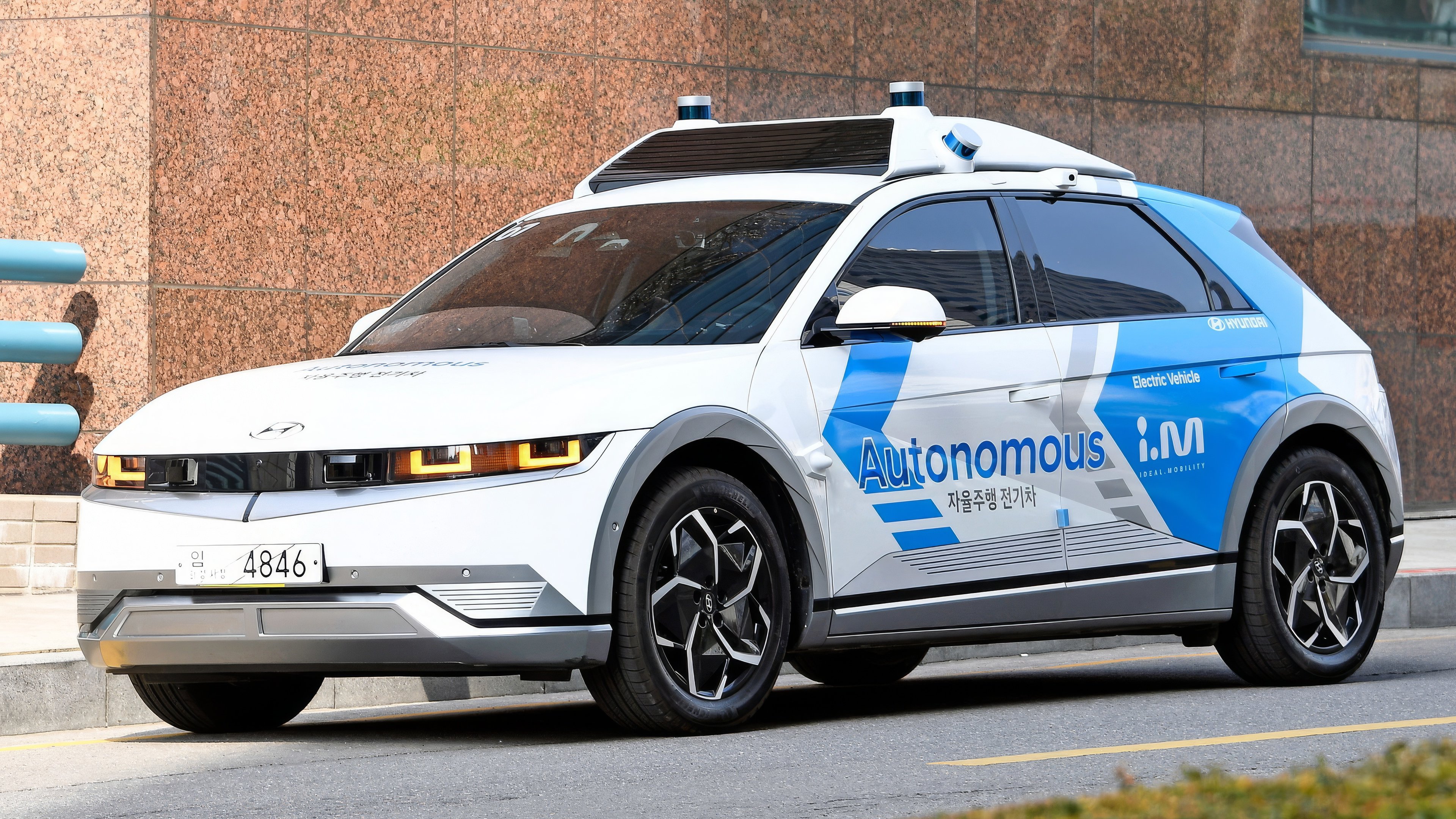 Hyundai IONIQ 5 Robotaxi rear view