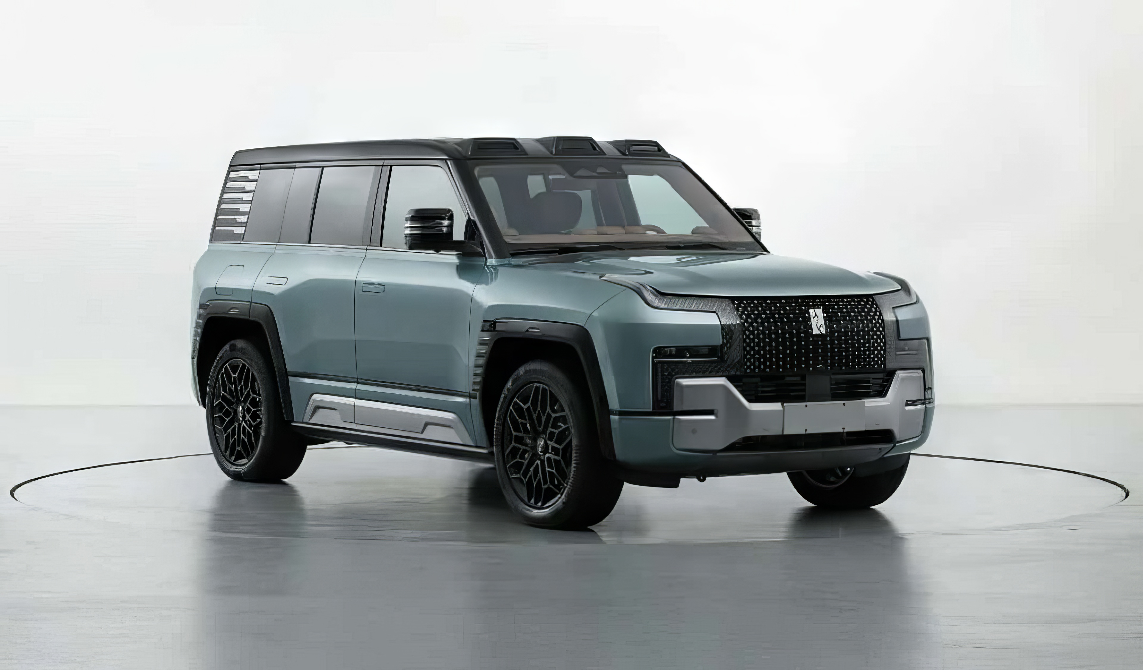 Yangwang U8  front view