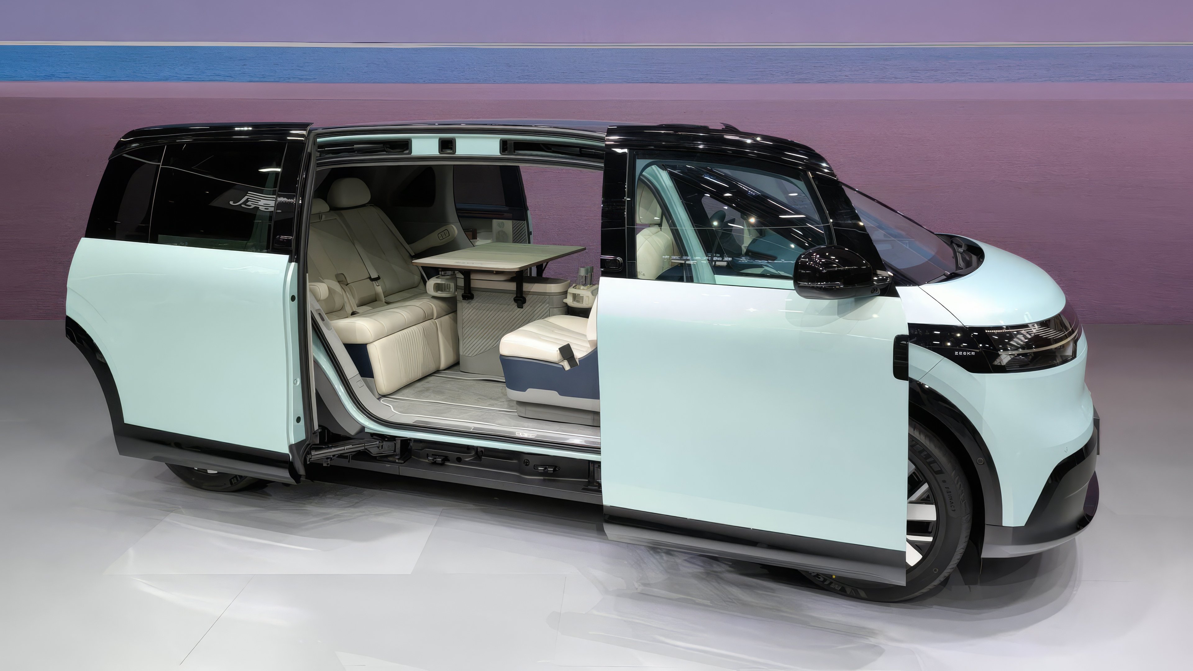 ZEEKR RT (China)  side view