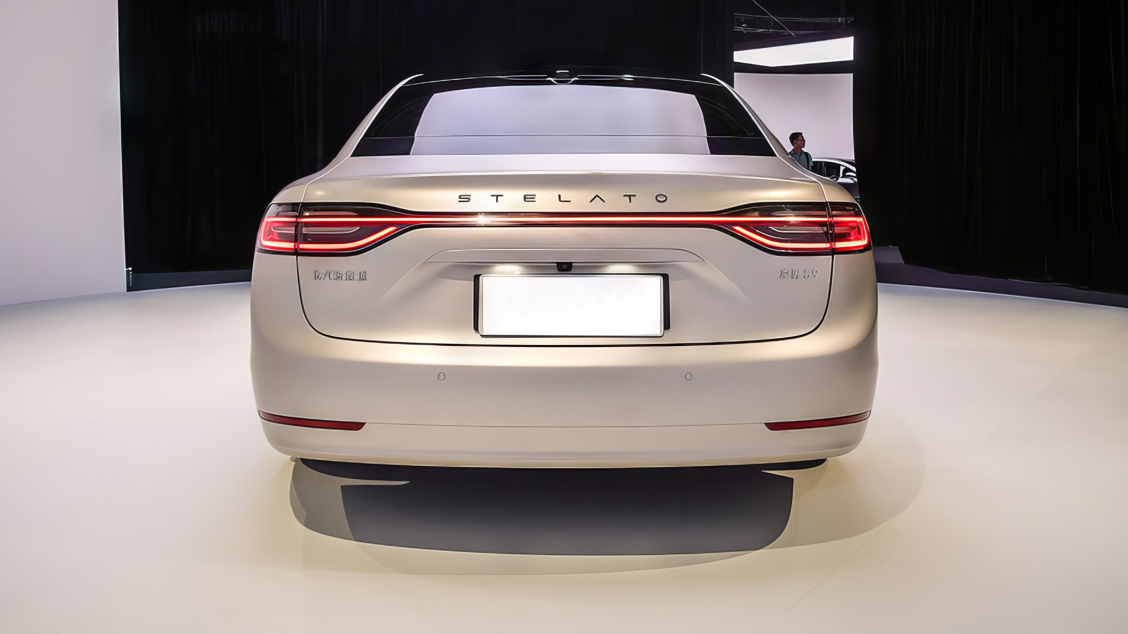 Stelato S9 Max rear view