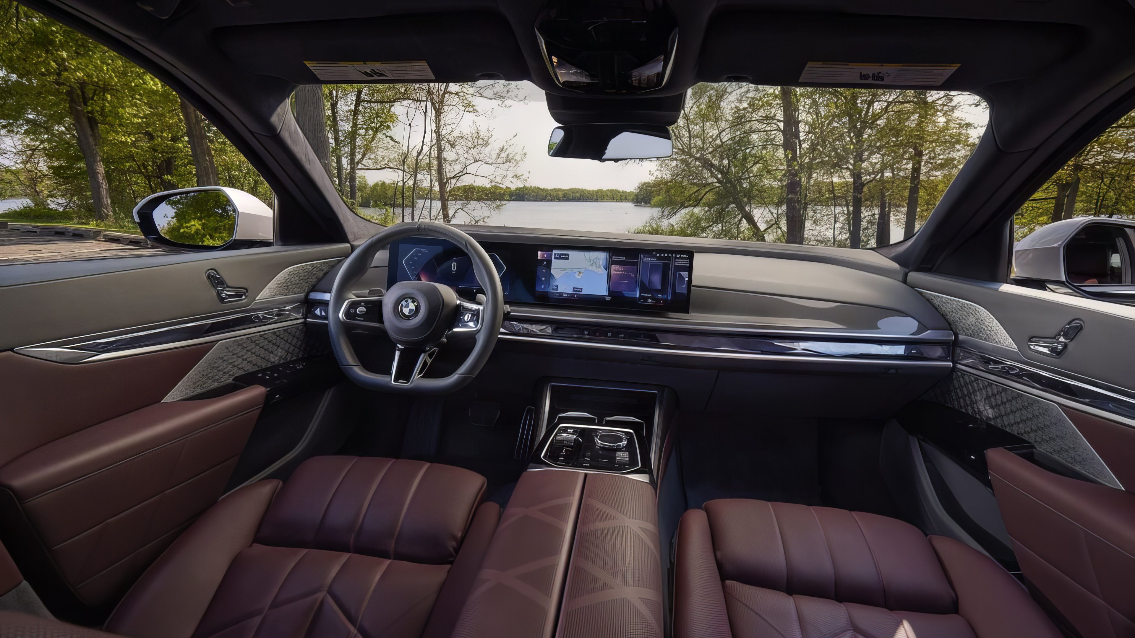 BMW i7 xDrive 60 interior view