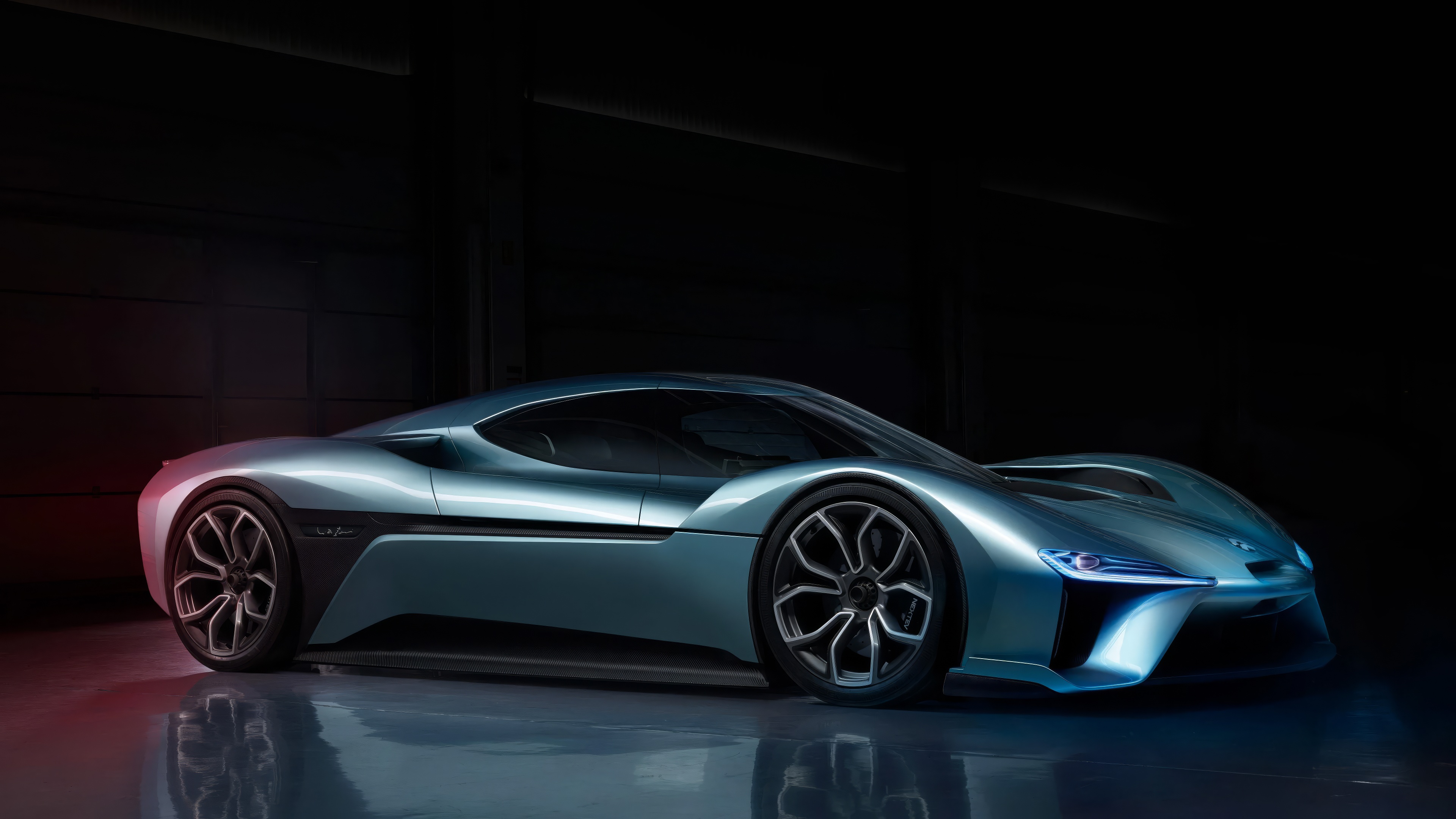 NIO EP9  side view