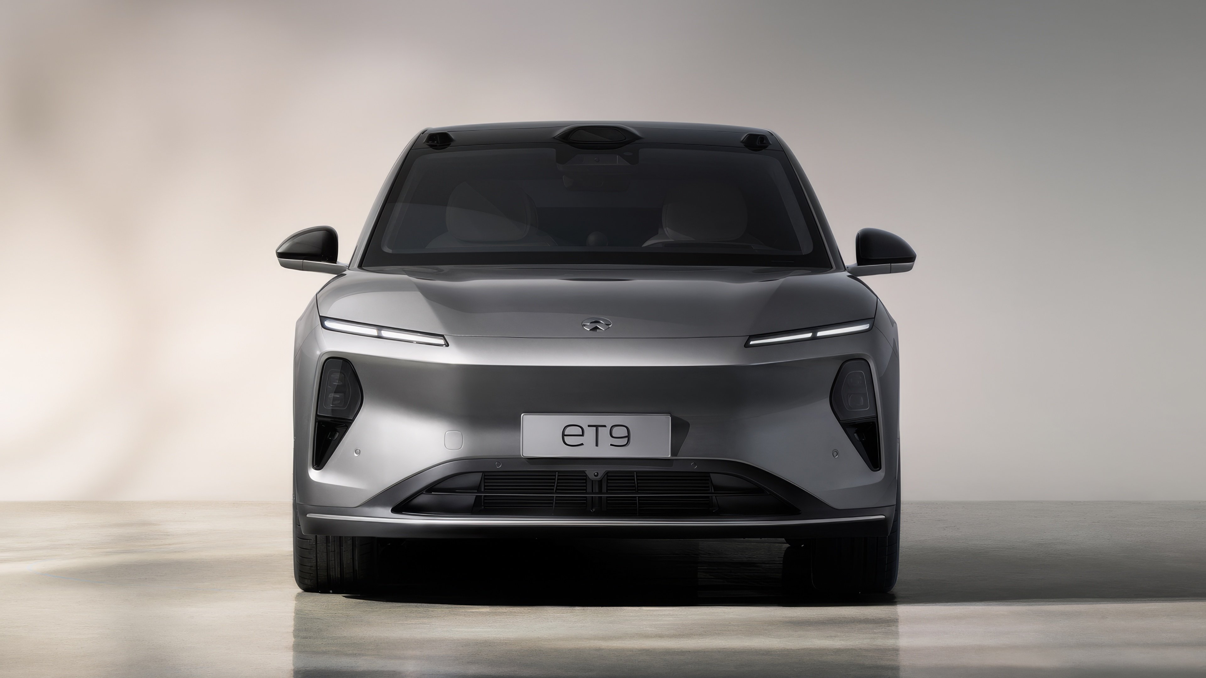 NIO ET9  front view