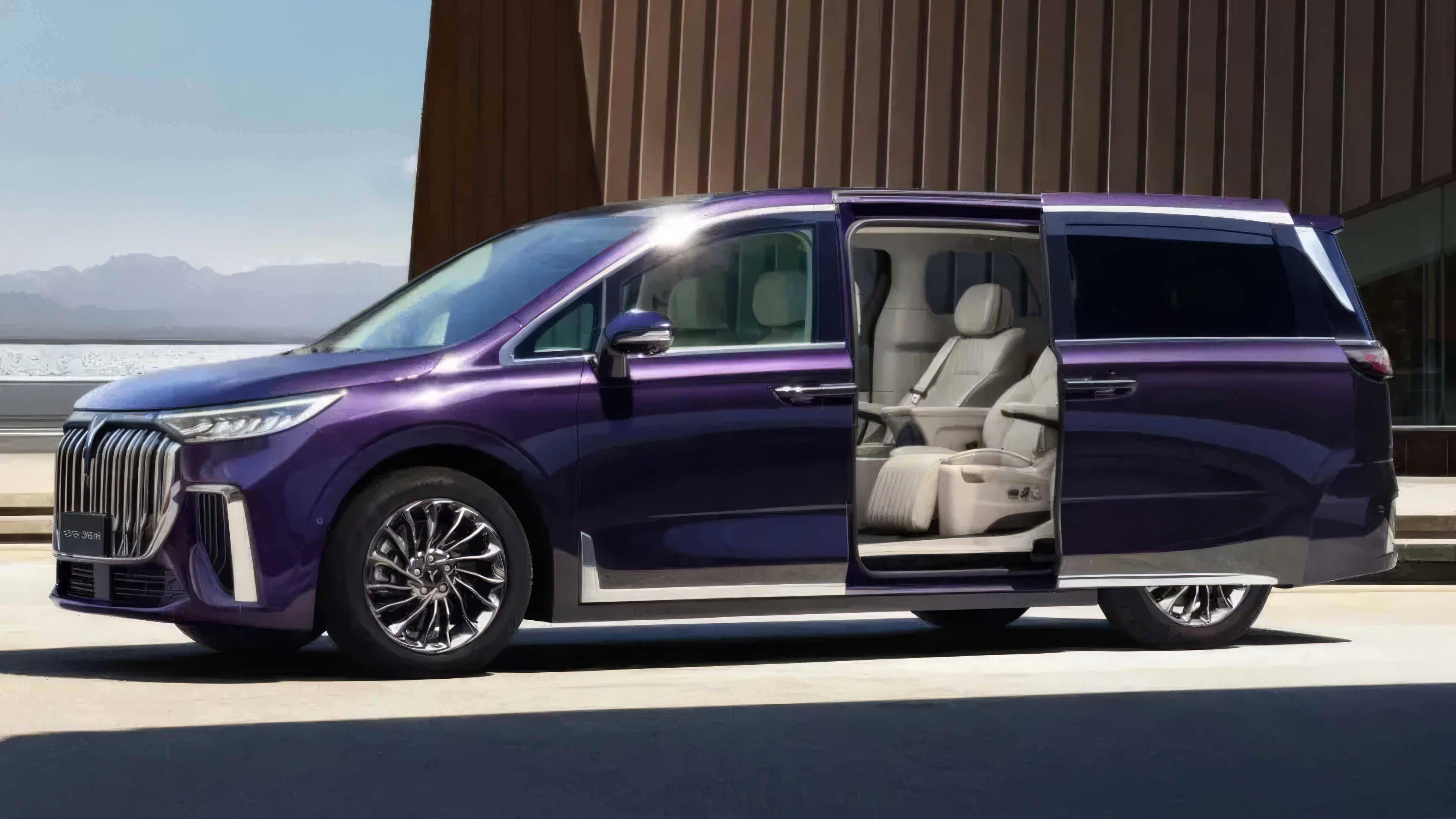 Voyah Dreamer  side view