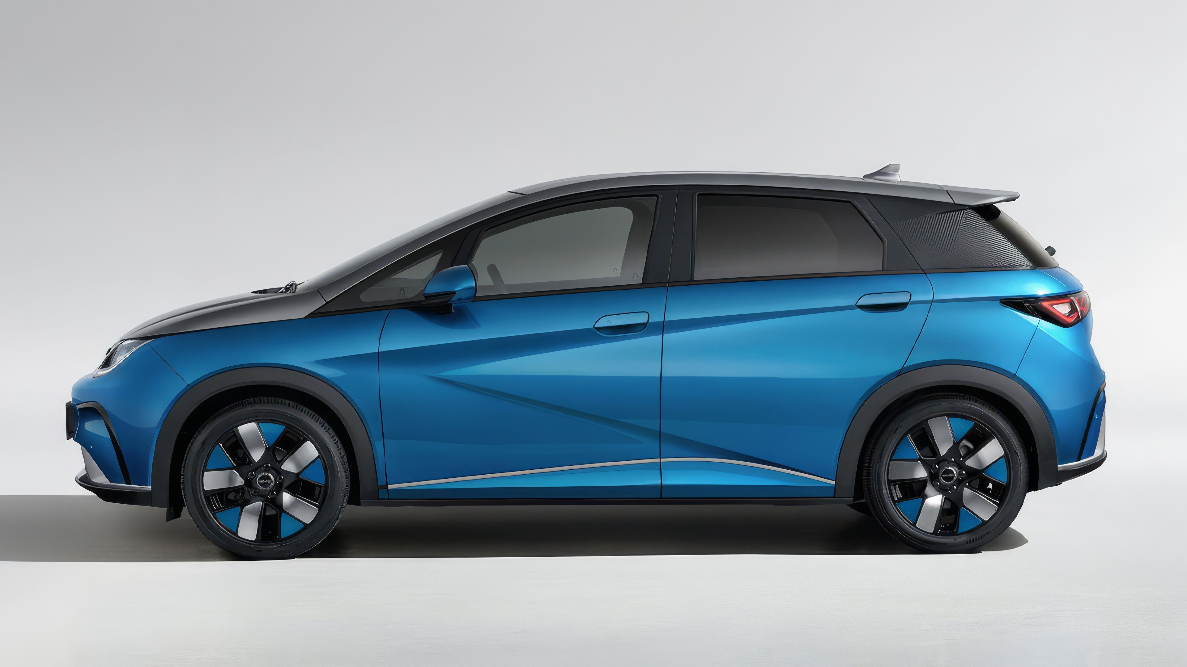 BYD Dolphin Active side view