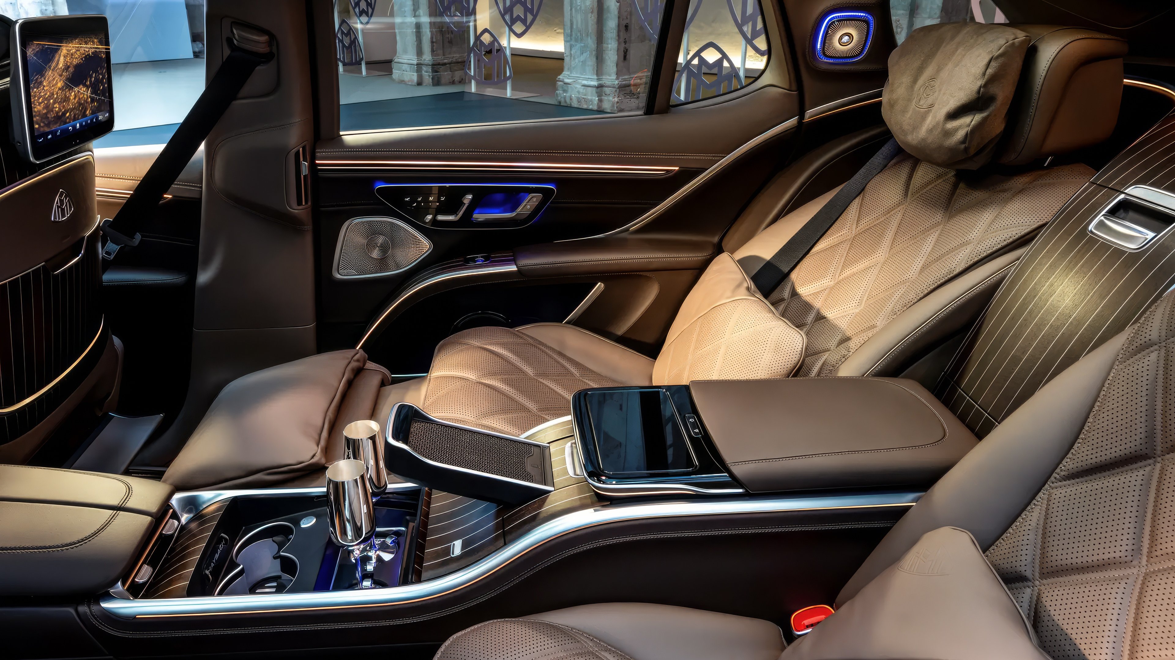 Mercedes-Benz EQS Maybach 680 SUV misc view