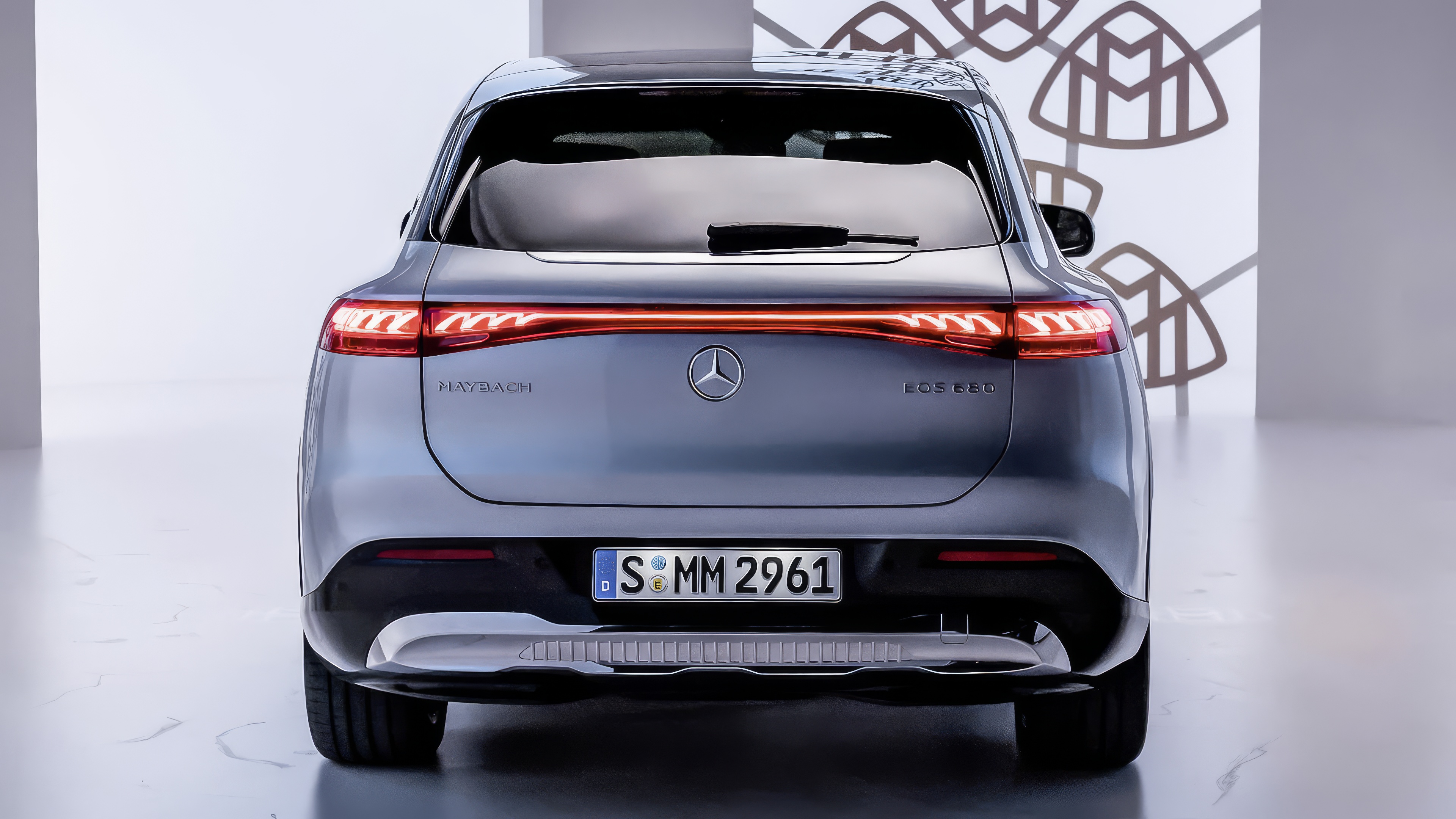 Mercedes-Benz EQS Maybach 680 SUV rear view