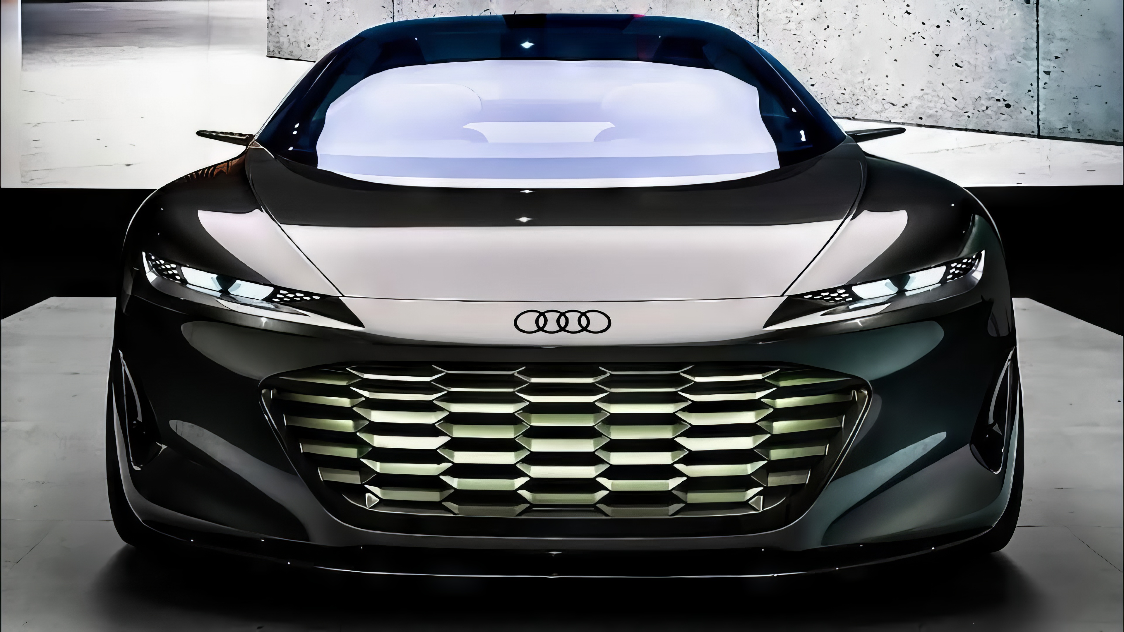 Audi A8 Avant e-tron front view