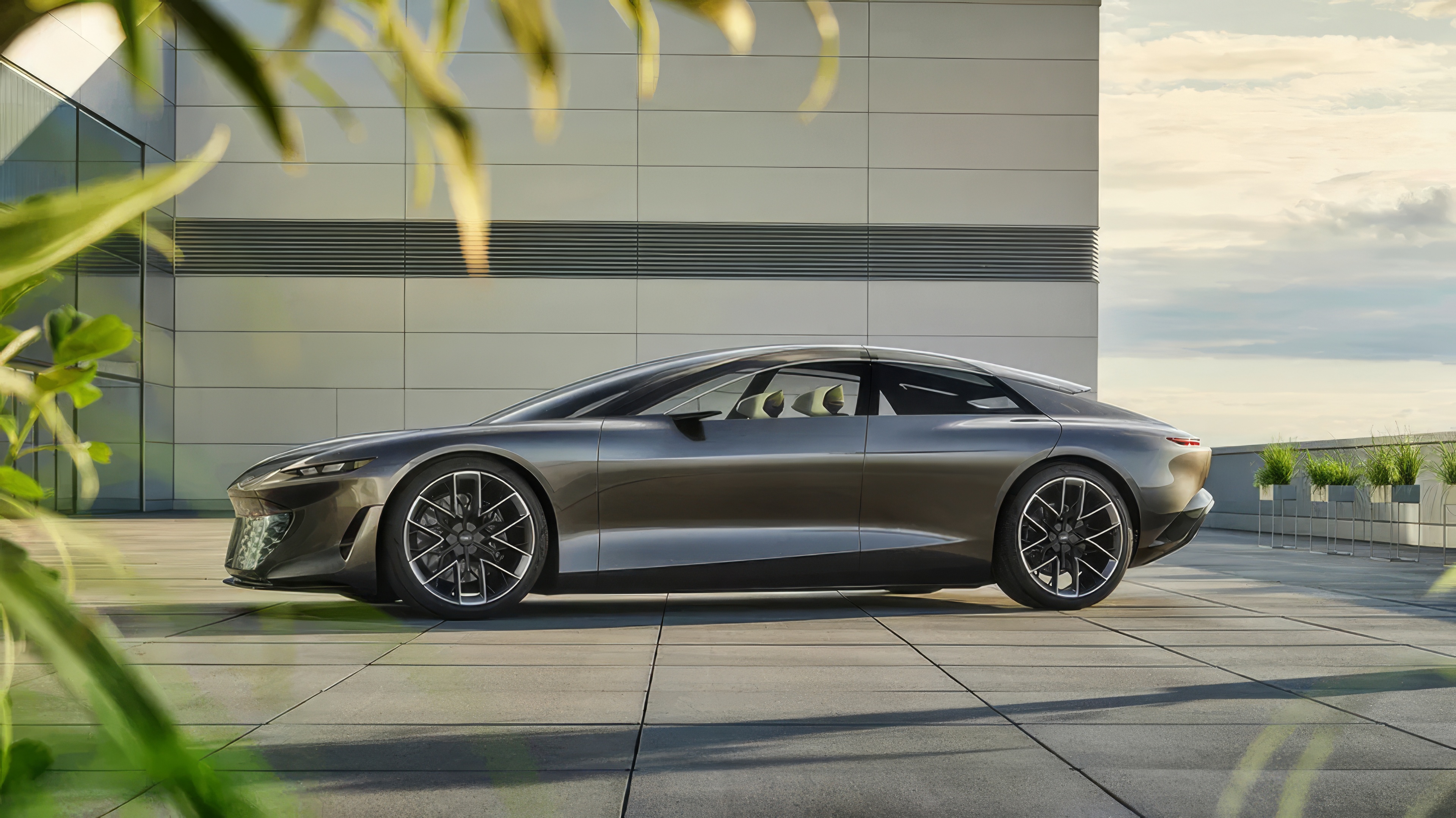 Audi A8 Avant e-tron side view