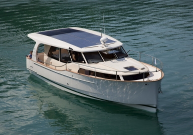 Greenline electric yacht